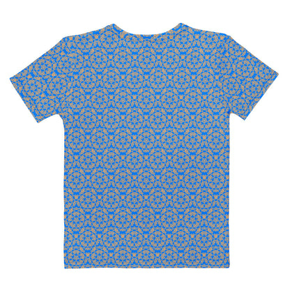 Back of the women's t-shirt with the 'Pentagon' blue and yellow fractal geometric pattern.